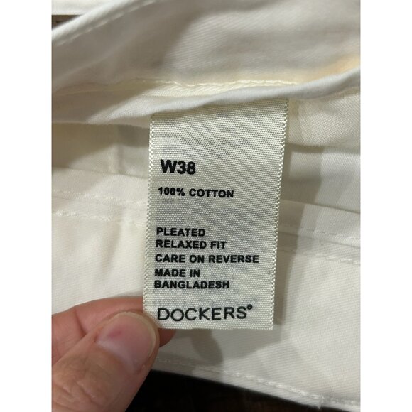 Dockers Mens Relaxed Fit Pleated White Cotton Shorts Sz 38 - Picture 6 of 11